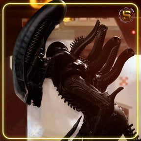 MEZCO ONE:12 COLLECTIVE ALIEN XENOMORPH FIGURE